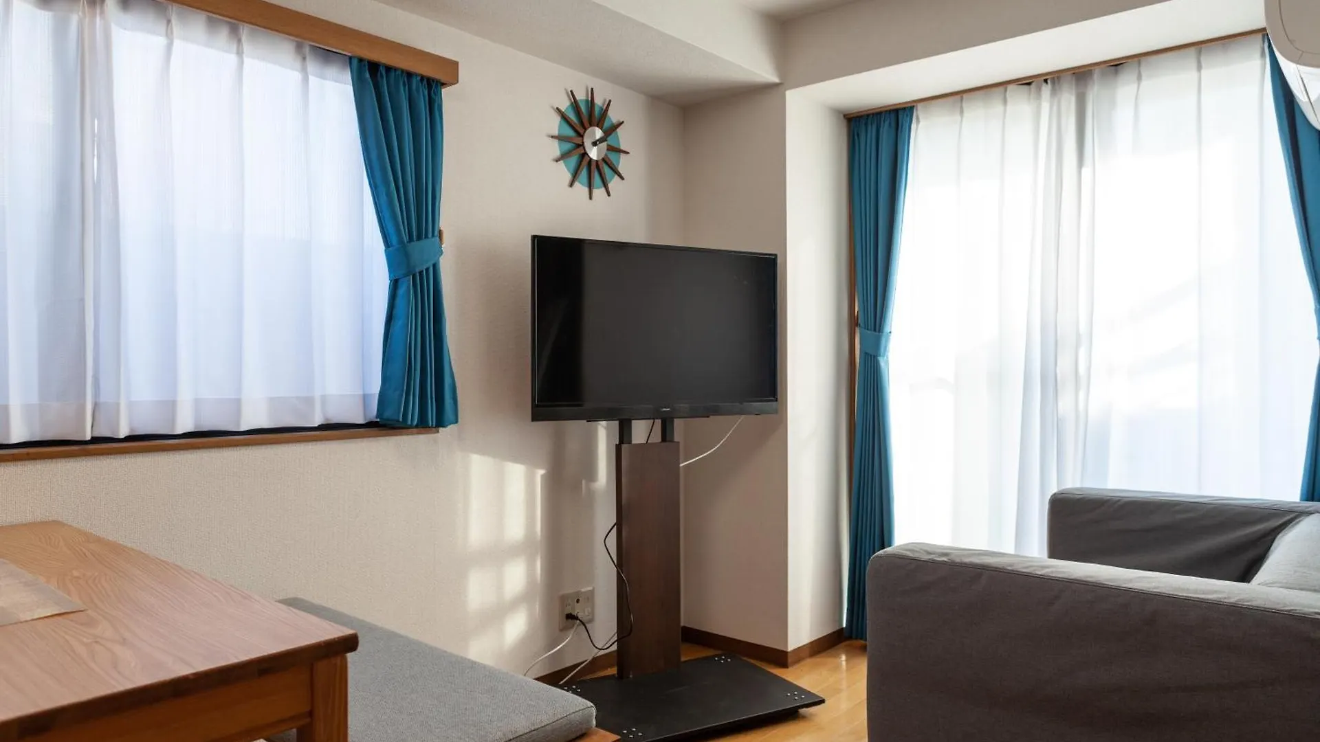 Turkey Blue Bldg Apartment Tokyo