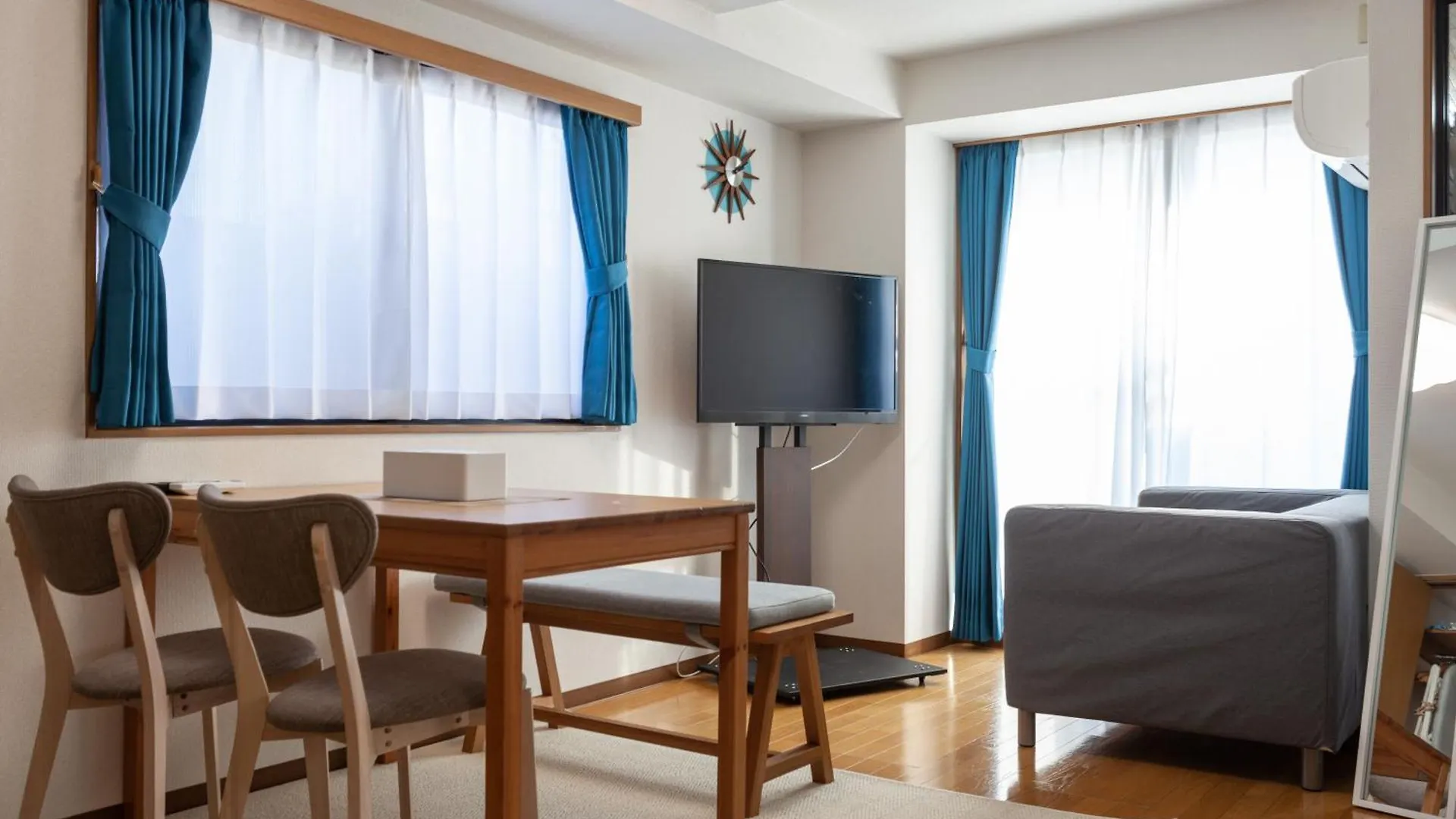 Turkey Blue Bldg Apartment Tokyo
